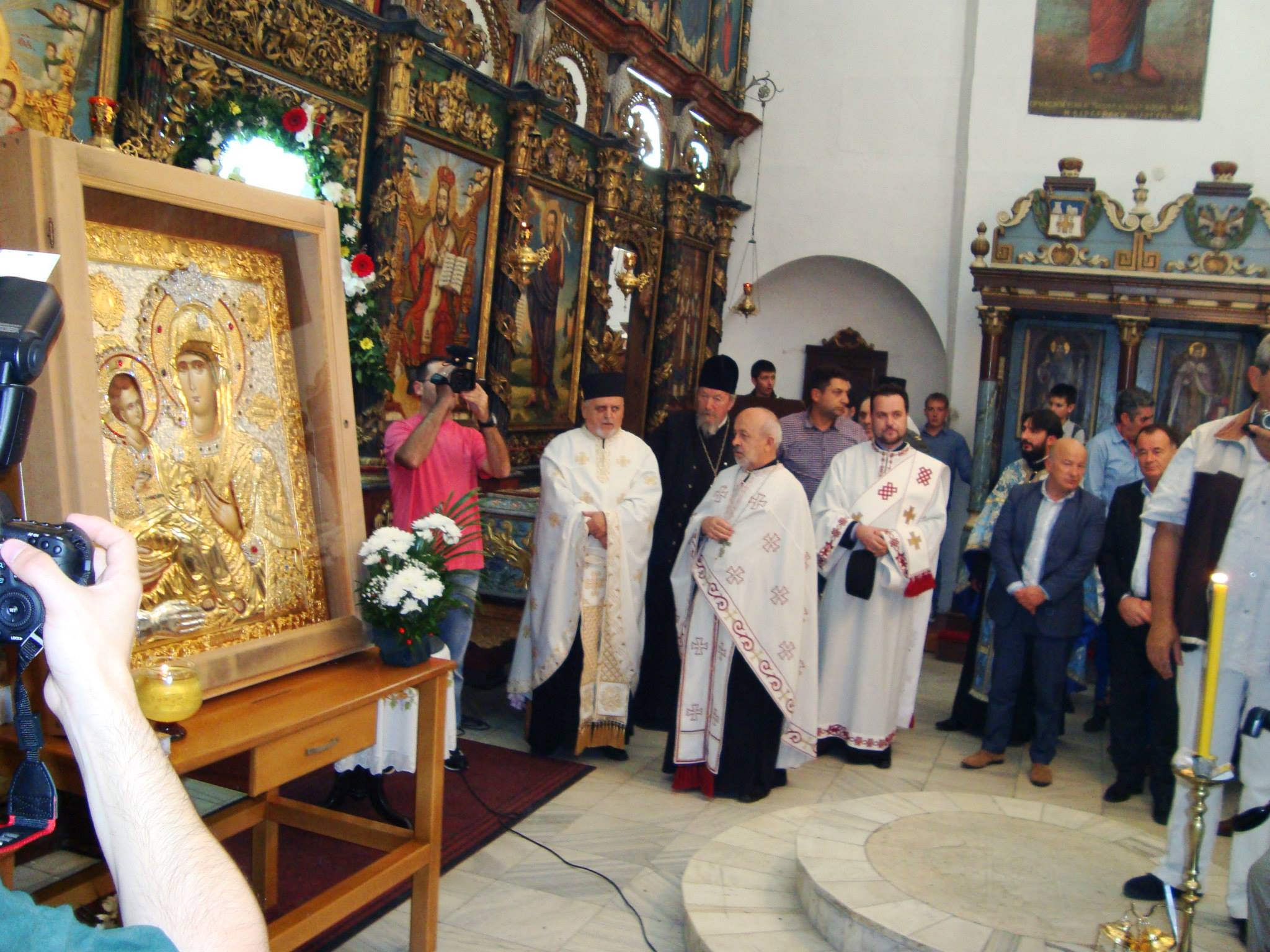 U Čačku organizovan svečani doček Čudotvorne ikone Presvete Bogorodice Trojeručice