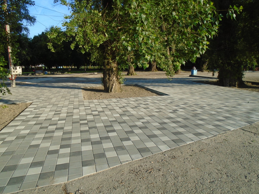 Postavljen behaton na prostoru gradske plaže