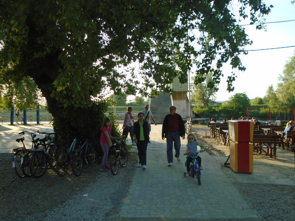 Postavljen behaton na prostoru gradske plaže