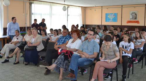 Vekovni pomen pesniku Disu