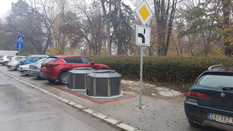 JKP Komunalac Čačak - podzemni kontejner u Veselina Milekića JKP Komunalac Čačak - podzemni kontejner u Veselina Milekića